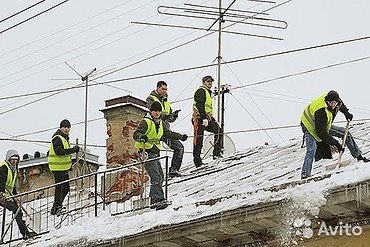 Предлагаем очистить крышу от снега