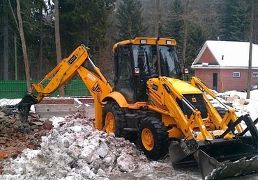 Рытье траншей, котлованов, колодцев