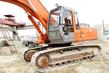 Hitachi ZX-330