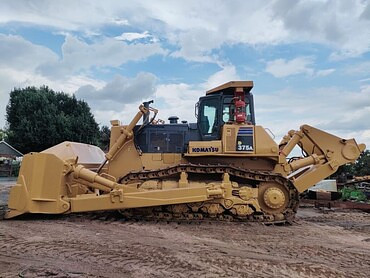Komatsu D375A-5