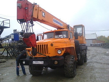 Клинцы КС-35719-3-02 на шасси УРАЛ 5557