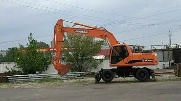 DOOSAN 210