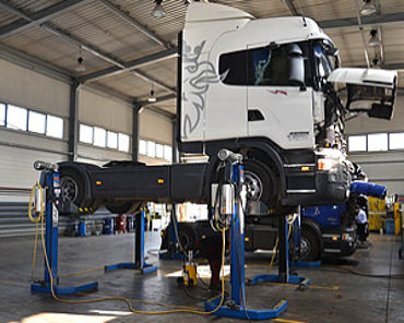Ремонт грузовиков, тягачей, фур, прицепов и полуприцепов американских, китайских и европейских брендов