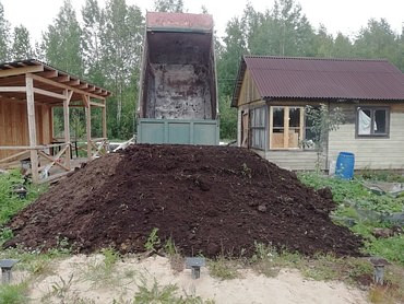 Доставка плодородного грунта