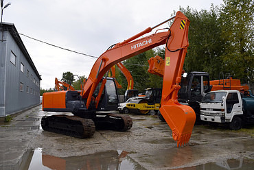 HITACHI ZX200