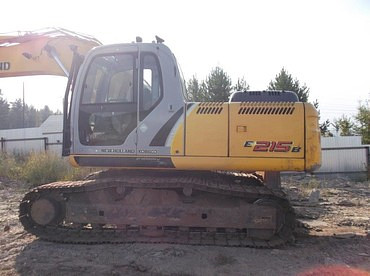 NEW HOLAND Kobelko E215B