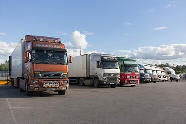 Стоянка для грузовой и спецтехники в Тихорецке