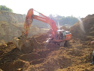 Копка котлованов, прокладка траншей