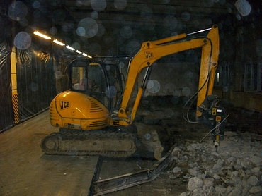JCB 8052