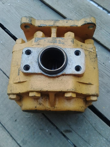 D355, Насос управления 07442-71101 для бульдозеров