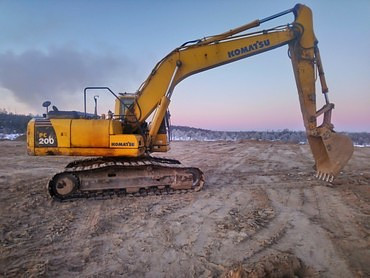 Komatsu PC200