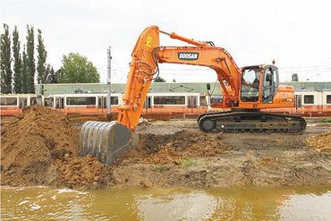 Doosan 225