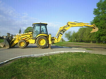 Копка траншей под водопровод
