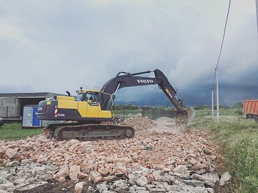 Volvo EC 220 Dl