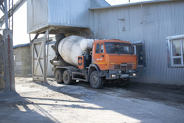 Услуги по доставке бетона и цементного раствора