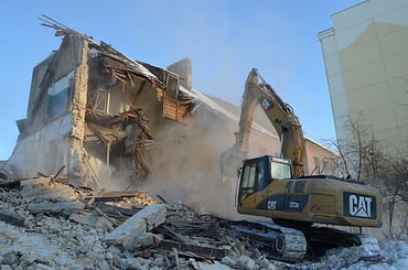 Демонтаж, снос зданий и сооружений.