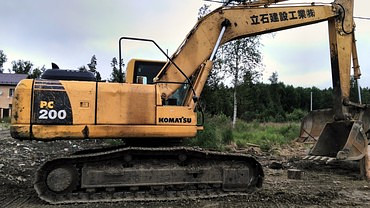 KOMATSU PC200-8N1