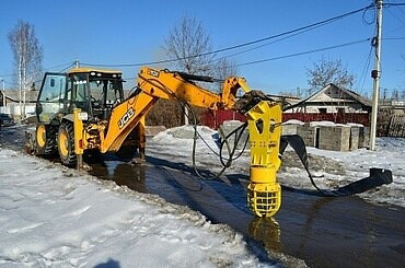 Быстросъёмные механизмы и другое для навесного оборудования к спецтехнике