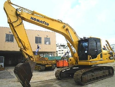 Komatsu PC200-8