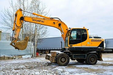 JCB, Hyundai, Hitachi, Komatsu