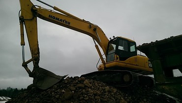Komatsu 220-7
