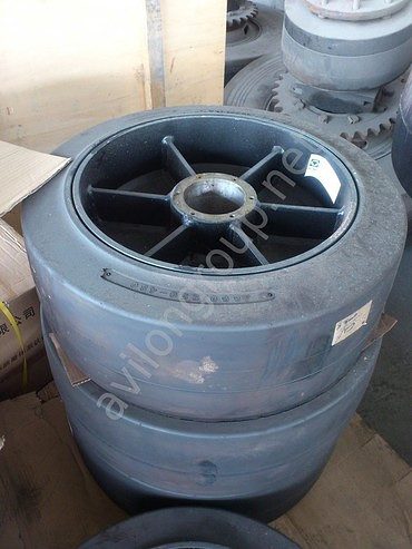 XM101, Колесо переднее для фрезы XCMG XM101 для фрез дорожных