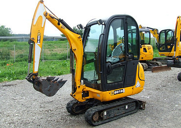 JCB 8018