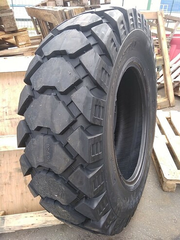 Шины для экскаваторов-погрузчиков Hyundai, Komatsu, JCB и других