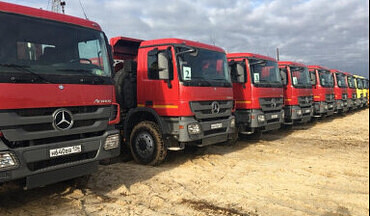 Volvo, Mercedes-Benz