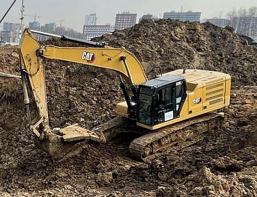 LiuGong, Cat, John Deere