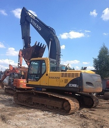 Volvo EC240