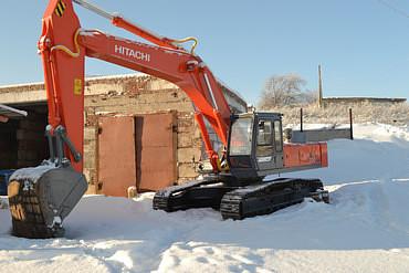Hitachi 320