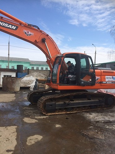 Doosan DX225LCA
