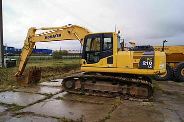 Komatsu 210