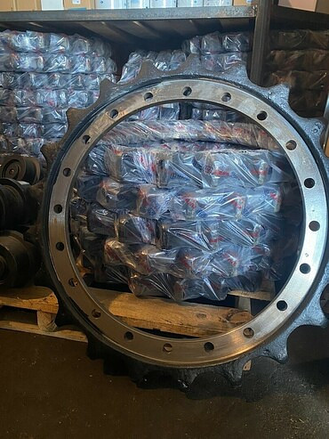 Ходовая часть для экскаваторов строительных Hyundai, Komatsu, JCB и других