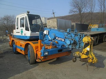 KATO, KOMATSU