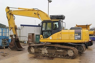 Komatsu 210