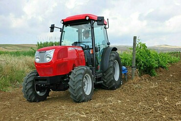 McCormick F120-4 CAB