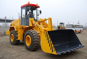 LiuGong, Komatsu, Liebherr