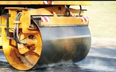 Работы по укладке асфальта