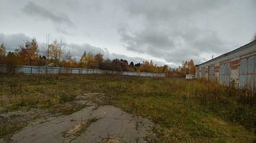 Грузовая стоянка техники