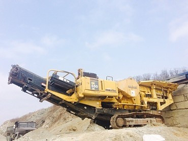 KOMATSU BR550