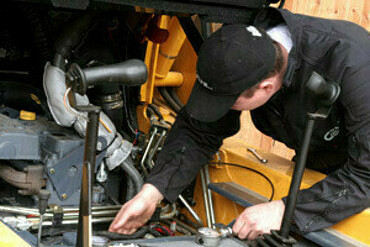 Ремонт телескопических погрузчиков, экскаваторов-погрузчиков с выездом 