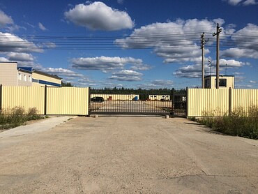 Стоянка грузовиков и техники