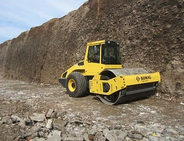 Bomag 213 D-4