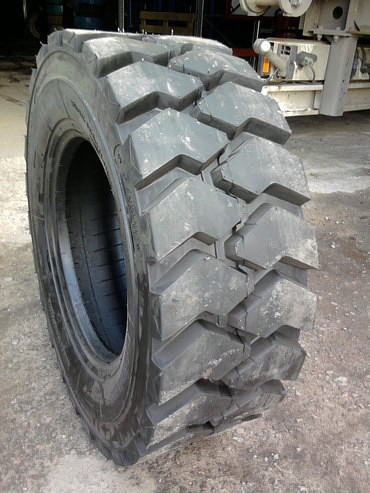 Шины для мини-погрузчиков