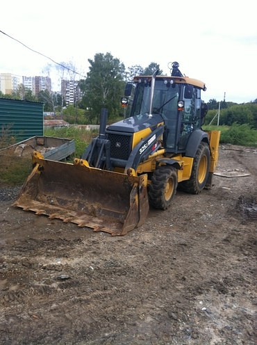 John Deere 325j, Cat 432e