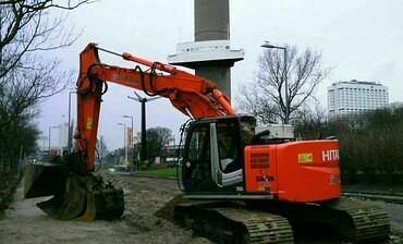 Hitachi ZX225