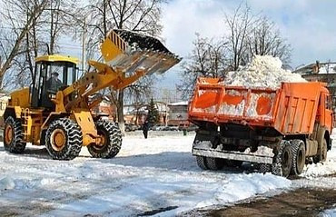 Уборка снега спецтехникой