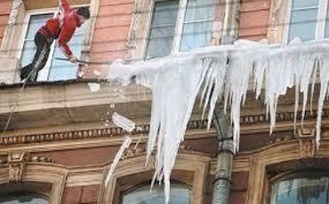 Очистка снега с крыш